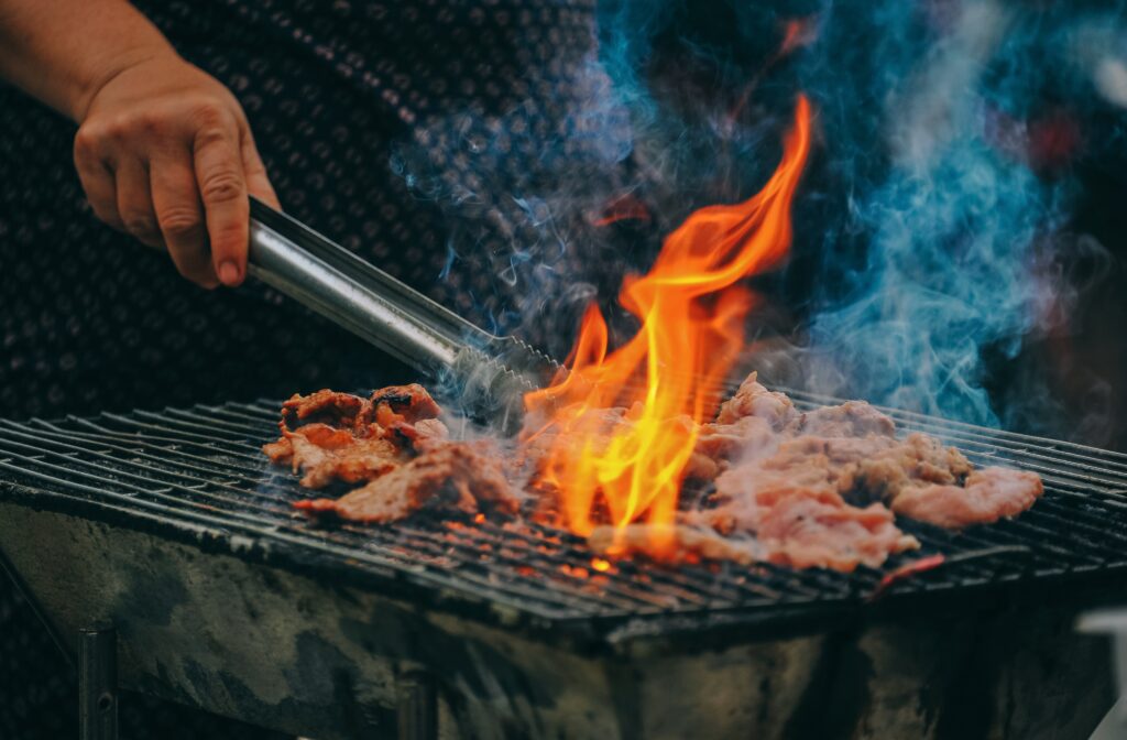 Commercial Wood-Fired Grill - BBQ Equipment - Chef's Deal