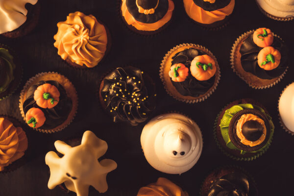 16 Popular Traditional Halloween Foods