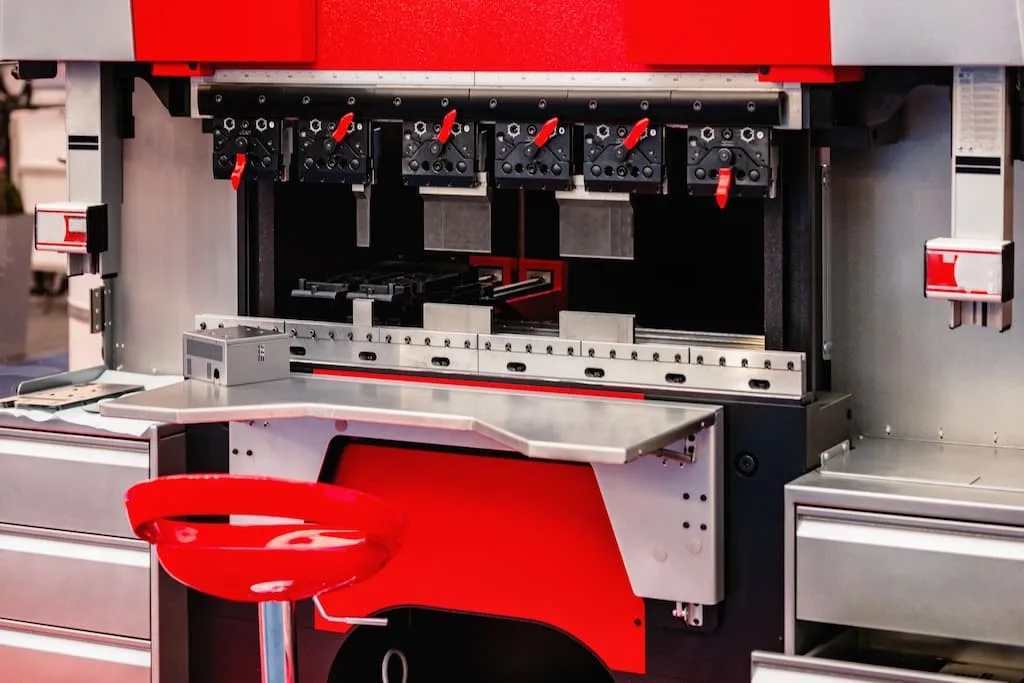 ergonomic-kitchen-equipment-press-brake