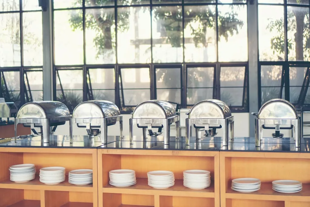 Buffet and Display Equipment with a Modern Presentation