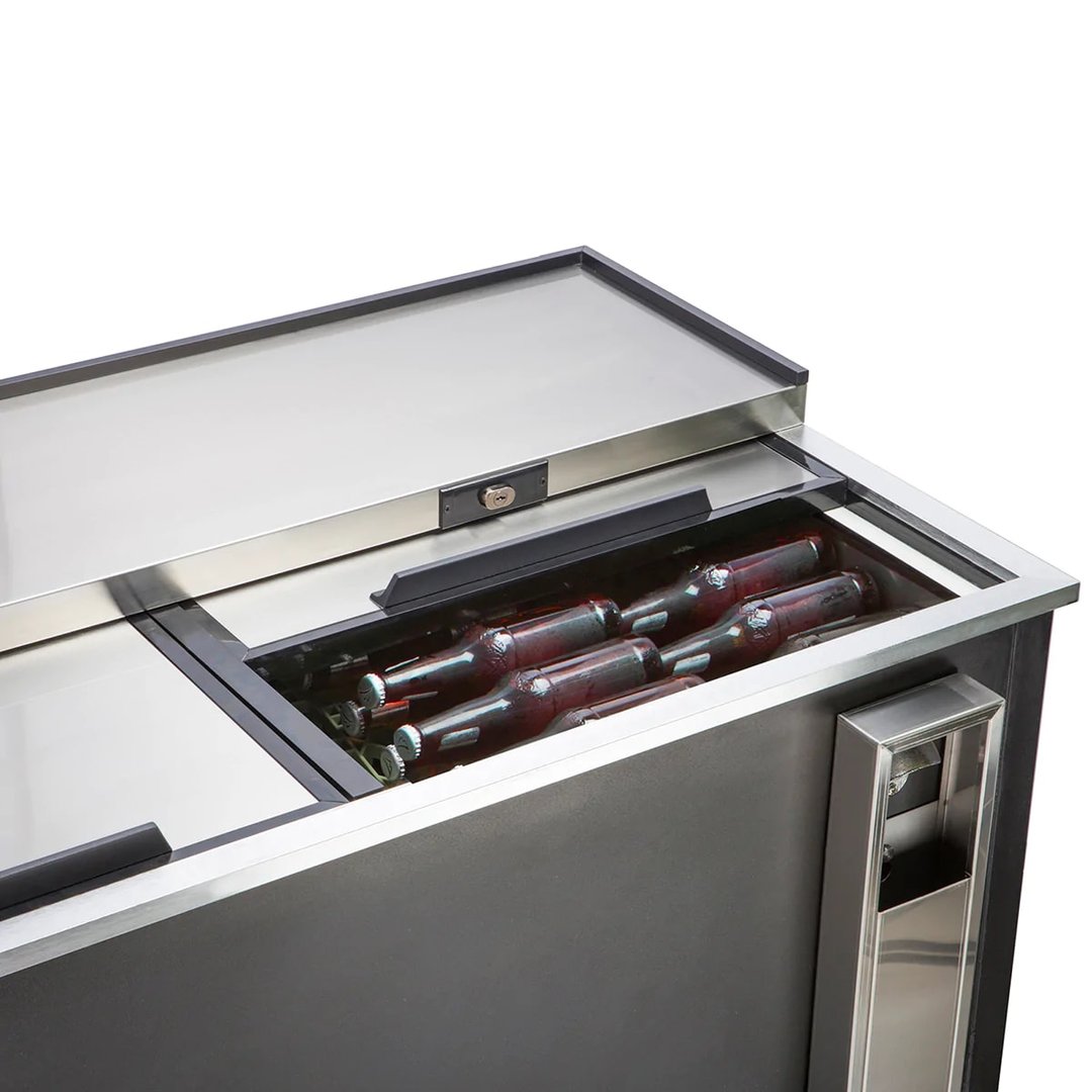 Maxx Cold MXCR50BHC 49" X-Series Bottle Cooler w/ 14.0 cu. ft., Side-Mounted Compressor