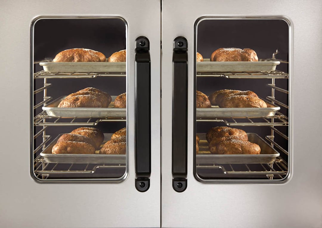 Vulcan VC5GD Full Size Gas Convection Oven with Single Deck, Solid State Controls, 50.000 BTU