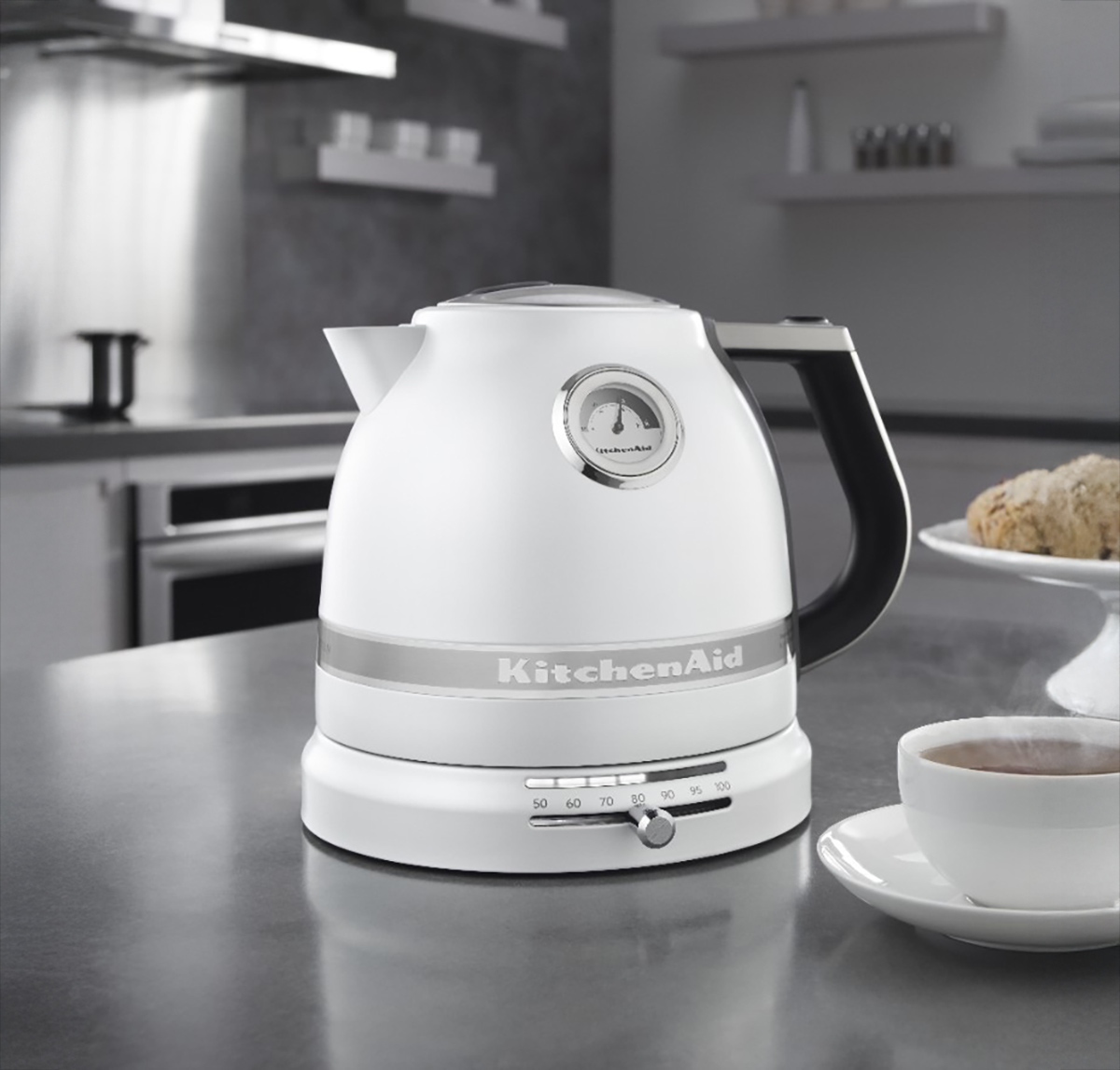KitchenAid Pro Line Series Electric Kettle KEK1522